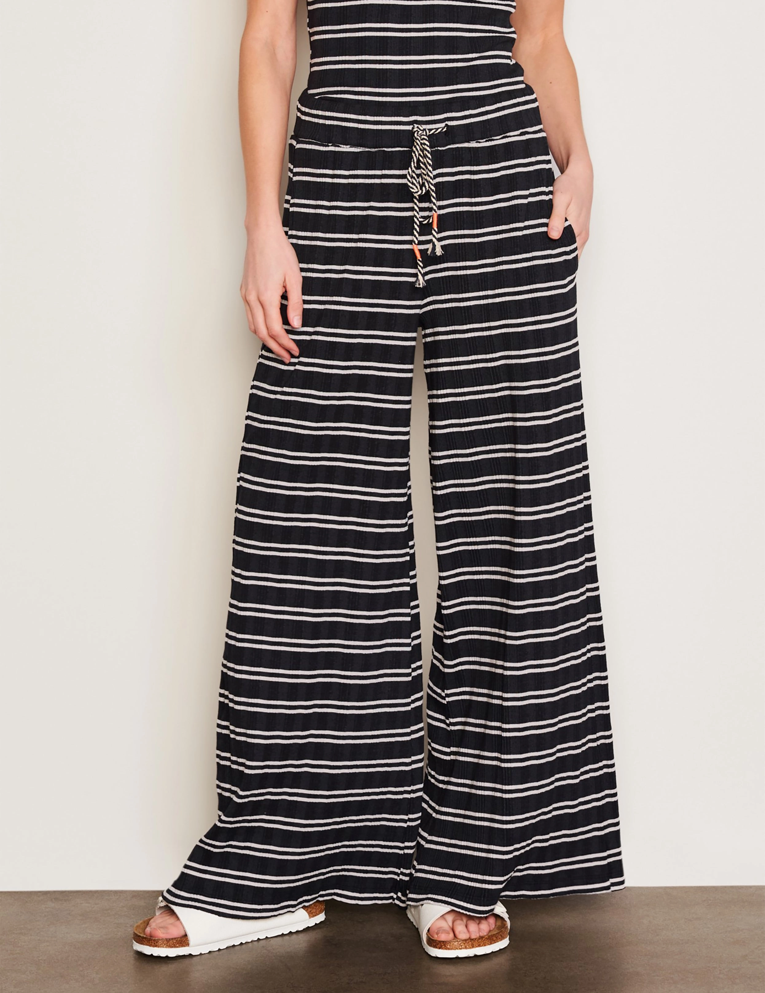 Sundry Variegated Rib Stripe High Crew Tank & Variegated Rib Stripe Wide Leg Pant Set in Deep Navy