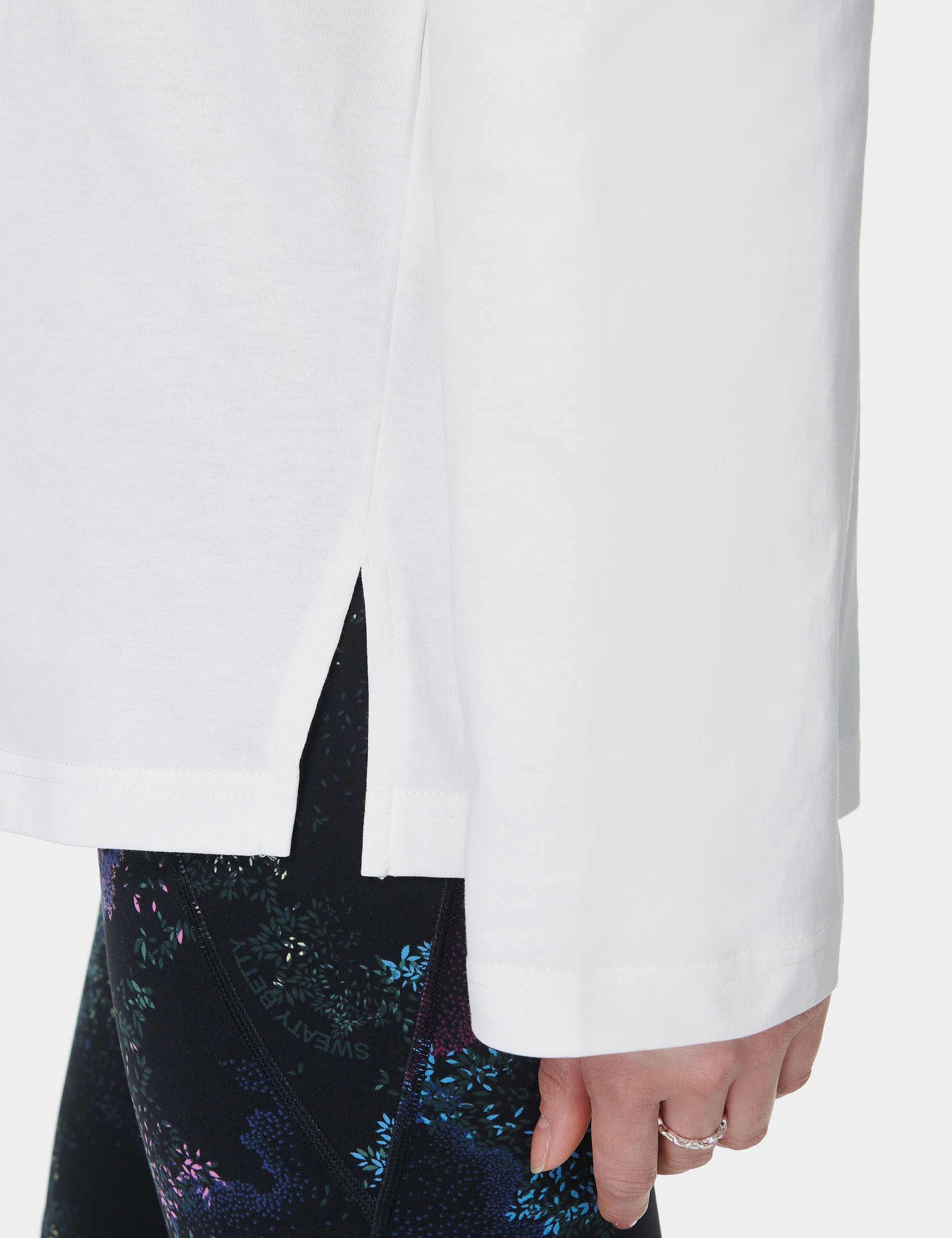 Sweaty Betty Logo Long Sleeve T-Shirt - Lily White