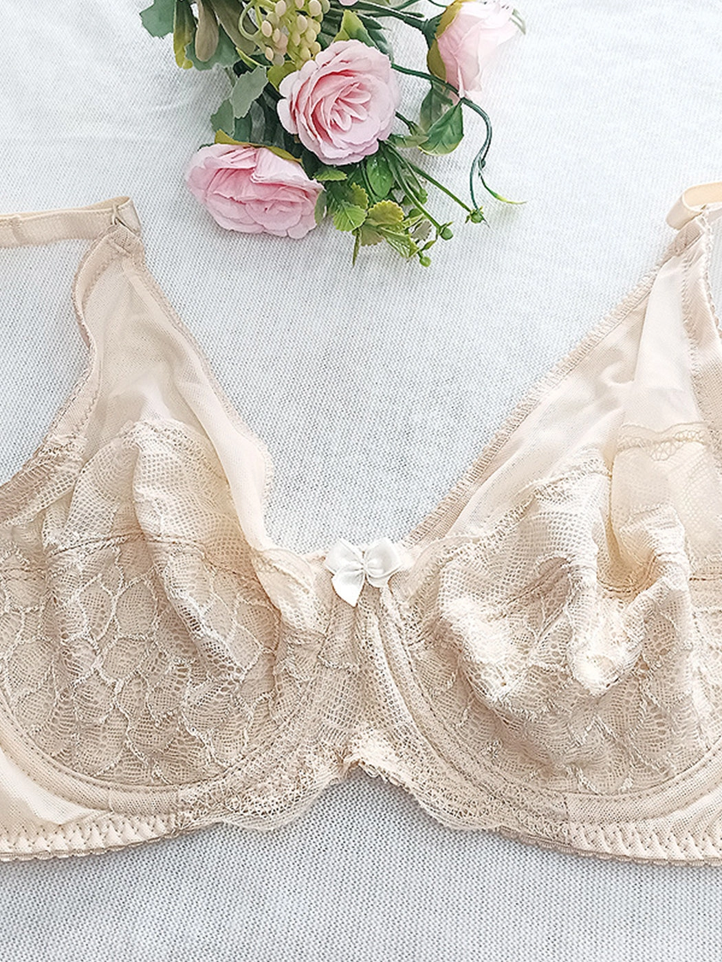 V-neck Ultra-thin Lace Underwire Bra